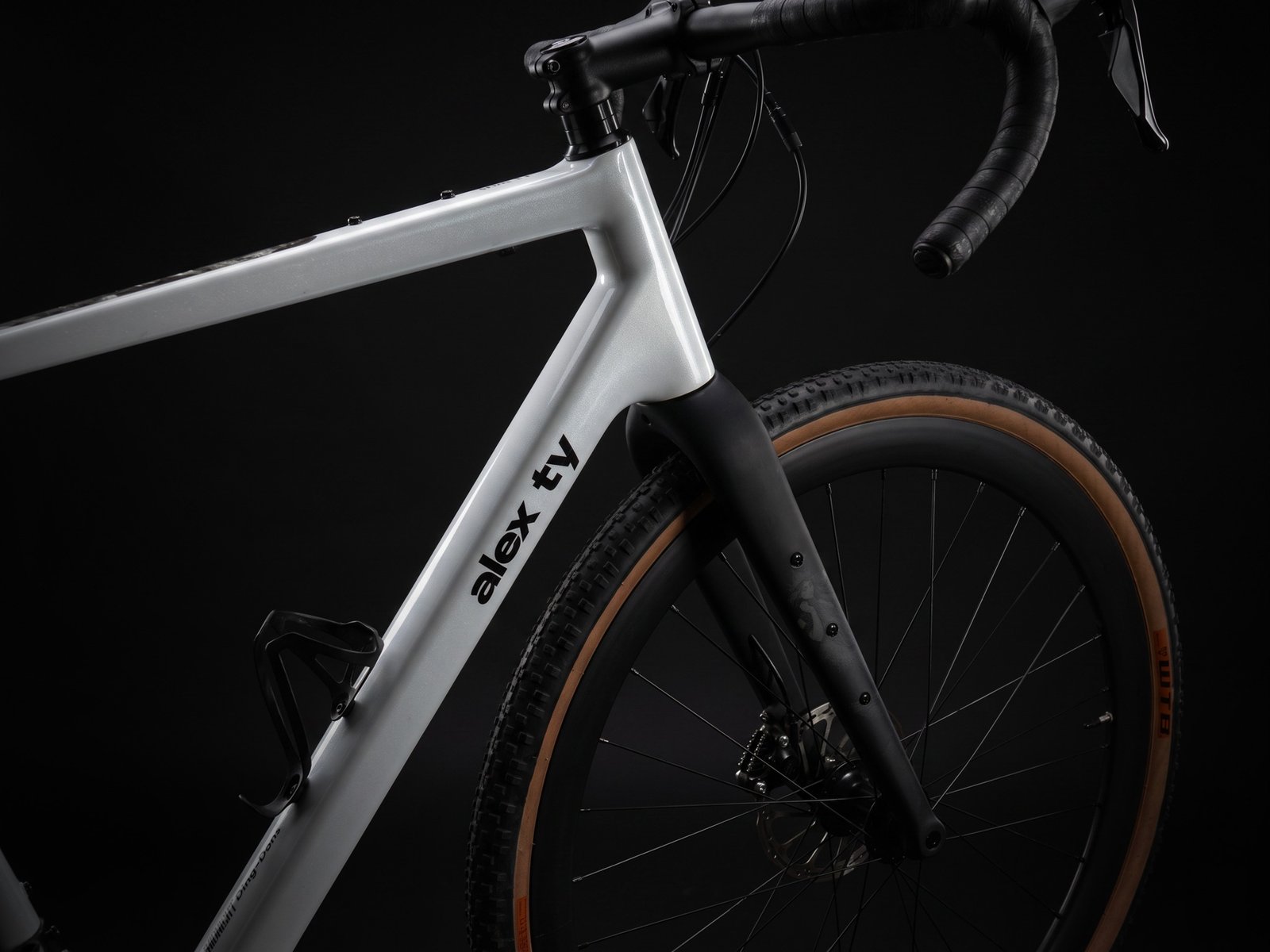 Alex Ty men’s gravel bicycle — head tube and fork